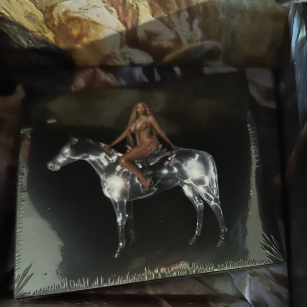 Beyoncé Renaissance Box Set -Pose 3 - Picture 6 of 6